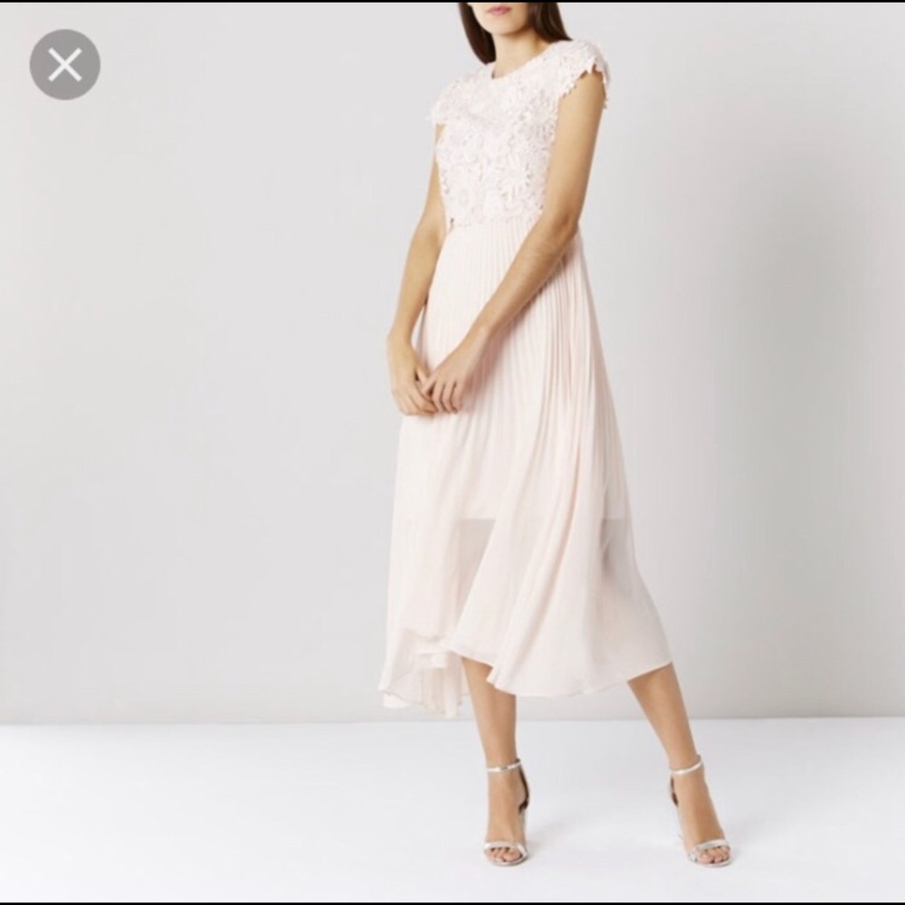 Coast Darianna Midi Dress W/ Flower Appliqué